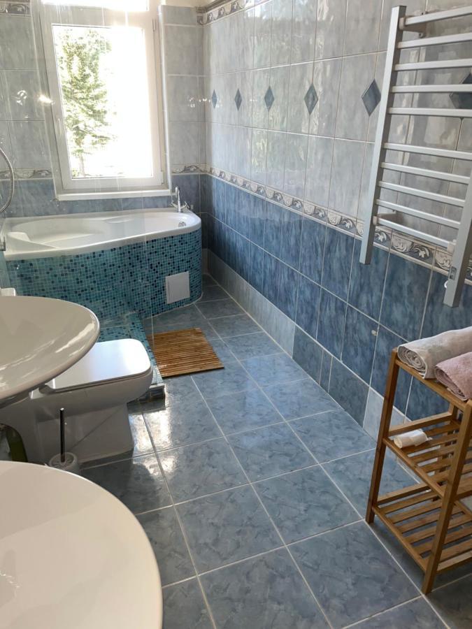 Large 3 Bedroom Apartment With City Skyline View Karlovy Vary Ngoại thất bức ảnh